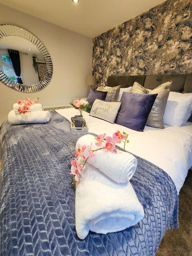 Studio Apartment The Den Colnbrook Exterior photo